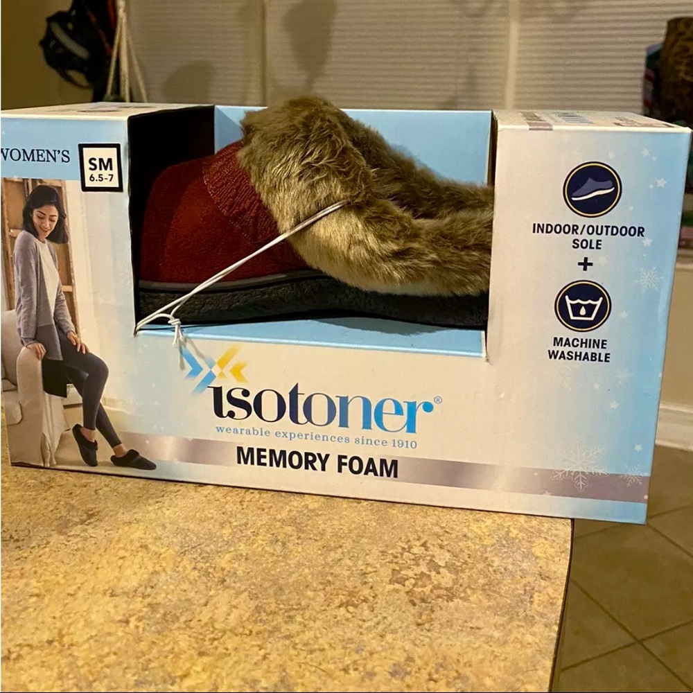 Memory foam slippers